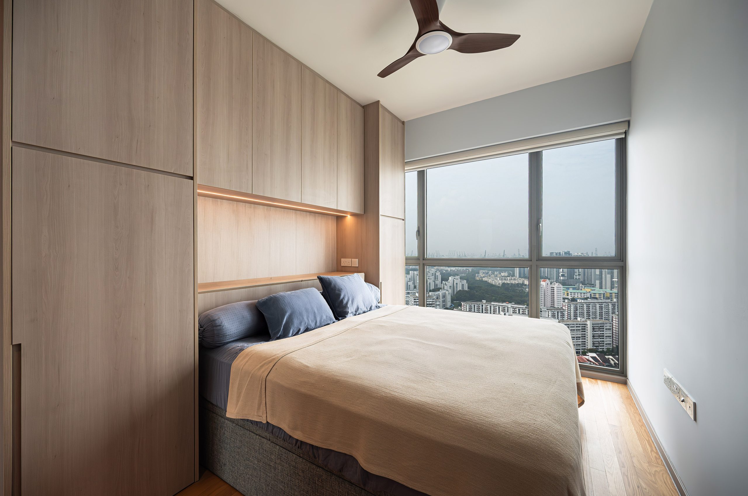 Clavon Condo Modern Minimalist Bedroom